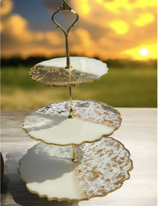 Elegante soporte para tartas de resina para bodas y ocasiones especiales. Soporte de pastel de resina hecho a mano con hermoso - Product Image 4