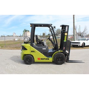 Chariot élévateur à moteur interne CLARK S25L 2023 - Product Image 3