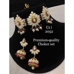 Conjunto de joyería de moissanita Kundan nupcial hecha a mano con piedra intrincada para eventos de Mehndi y Shaadi disponible al mejor precio - Product Image 3