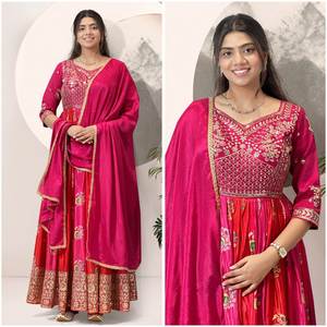 La mode pakistanaise longue évasée donne Kurti/robe-comme la présence appropriée pour les mariages ou les fêtes formelles, et les options de décolleté - Product Image 3