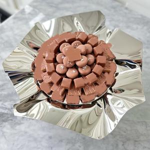 Bol de serveur de bonbons en métal doré Bol décoratif rond au design fantastique Bol de service au chocolat de grande taille pour la décoration du Ramadan - Product Image 5