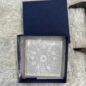 Placa de Selenita Natural Pulida al Mejor Precio, con Símbolos Astrológicos Grabados, Disco de Limpieza Energética de Cristal, Caja de Regalo, Amuleto - Product Image 3