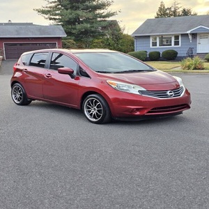รถยนต์มือสองปี 2016 รุ่น Versa Note SV Hatchback สีแดงภายนอก ขับเคลื่อนล้อหน้าอย่างต่อเนื่อง 109 แรงม้า เครื่องยนต์เบนซิน เกียร์ธรรมดา - Product Image 1