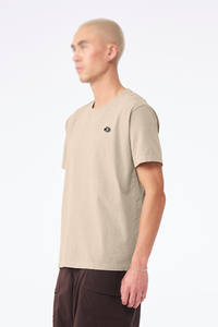 Camiseta de Manga Corta con Cuello Redondo de Algodón Beige Unisex al por Mayor para Otoño 2026, Ropa Deportiva Informal Lisa para Impresión y Bordado Personalizados - Product Image 3