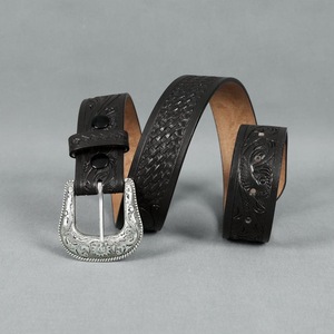 Hebilla occidental plateada clásica Diseño de tejido de cesta floral intrincado Cinturón de cuero de vaca con relieve negro - Product Image 2