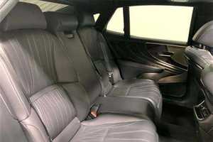 รถ SUV ปี 2022 มือสอง ขับเคลื่อนสี่ล้อ ภายในเบาะหนังสีเข้ม เครื่องยนต์ 4.5 ลิตร 400 แรงม้า เกียร์อัตโนมัติ หลังคาซันรูฟแบบพาโนรามา วิ่งมาแล้ว 1-25000 ไมล์ กล้อง 360 องศา - Product Image 5