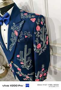 Custom Wine Red Paisley 3 piezas para hombre traje de boda novio esmoquin chaqueta, chaleco y pantalones - Product Image 2