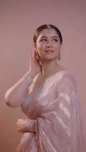 Elegante aspecto nuevo diseñador exclusivo Sari suave gasa con tejido Zari línea para exportación mundial - Product Image 3