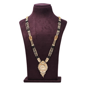 Oro Joyeria Laiton Plaqué Or Mangalsutra Pendentif Mariage Indien Collier Religieux Orthodoxe avec Perles Noires 30 pouces - Product Image 1