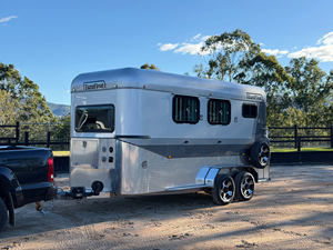 Remorque à chevaux EuroFloat 2HAL Eventer Prestige, neuve, pour 2 chevaux, chargement en angle, 3500 kg, en aluminium, remorque équestre, remorque pour chevaux, remorque pour animaux - Product Image 1