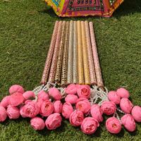 Bâtons de Dandiya avec fleur de pivoine et pompon perlé, bâtons de Raas Garba en bois, accessoires de danse folklorique gujaratienne Navratri, décoration Mehndi Haldi