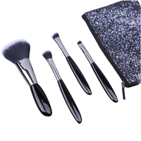 Portable à manche court Mini petit pinceau à poudre de fard à paupières 4 pièces ensemble de pinceaux de maquillage avec sac cosmétique