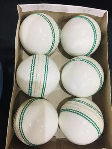 Ensemble de balles de Cricket en cuir 100% de haute qualité 6 pièces de couleur blanche cousues à la main pour le cricket en plein air fabriqué avec un matériau de qualité supérieure - Product Image 2
