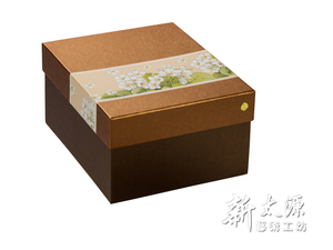 Shin Tai Yuan Tung Blossom Infuser <b>Mug</b> With Lid Gold Plated Porcelain Tea Cup Traditional Chinese Design Gift <b>Box</b> Included - Product Image 4