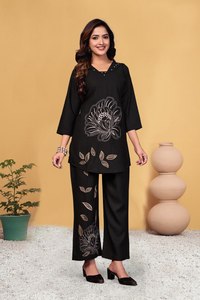 Ensemble Kurti et pantalon brodé noir pour femmes, tenue ethnique élégante pour femmes - Product Image 2