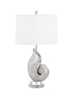 Lámpara de mesa de metal minimalista moderna para dormitorio y oficina, decoración elegante de luz de escritorio de hierro con acento en el hogar - Product Image 1