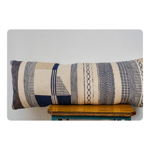 Coussins de luxe en polycoton Jacquard Matériau souple Marque personnalisée en vrac Vente en gros pour la maison Hôtel Hôpital Conception imprimée à la main - Product Image 3