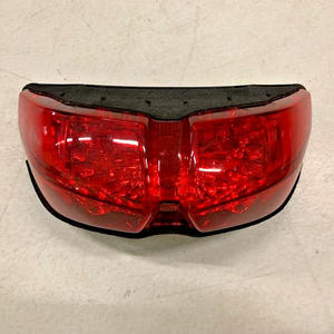 Feux arrière Yamaha FZ1 06-11 FAYA20, lentille transparente en plastique, clignotants et feux arrière, température de couleur 6000k - Product Image 1