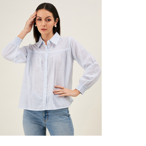 Chemise d'été personnalisée à rayures en coton avec détails de smocks, convient aux revendeurs de vêtements et aux clients des boutiques - Product Image 1