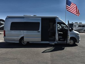PROVEEDOR DE AUTOCARAVANAS USADAS A-i-r- s-t-r-e-a-ms Interstate Grand Tour EXT 3500 Clase B, Modelo 2021, en Venta para Camping y Viajes - Product Image 6