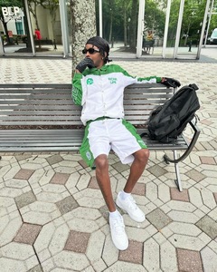 เซ็ตเสื้อแจ็คเก็ตกันลมและกางเกงขาสั้นสำหรับผู้ชายชุดวอร์มแบบกำหนดเอง - Product Image 6