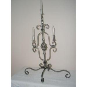 Bougeoir unique en acier inoxydable fabriqué à la main avec une finition polie et un attrait intemporel pour une décoration intérieure élégante - Product Image 1