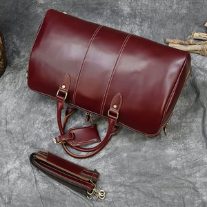 Bolsa de Viaje de Cuero Tipo Weekender, Plegable, Gran Capacidad, Ligera, Portátil, con Cierre de Cremallera, Resistente, Color Rojo - Product Image 3