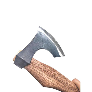 Hacha Vikinga de Acero al Carbono Forjada a Mano de Primera Calidad con Mango de Madera de Fresno - Product Image 3