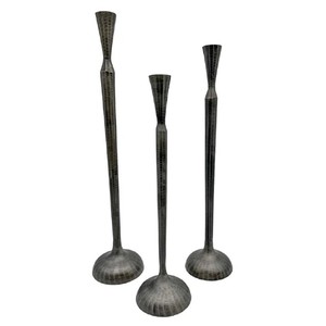 Candelabro de suelo moderno de metal de aluminio hecho a mano decorativo candelabro alto delgado con una superficie texturizada y un bronce - Product Image 3
