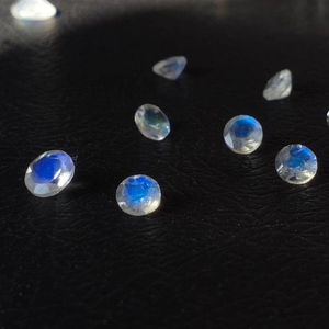 Haute qualité bleu Flashy blanc arc-en-ciel pierre de lune forme ronde pierres précieuses à facettes pour la fabrication de bijoux bricolage fournisseur inde - Product Image 3