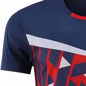 ออกแบบชุดยูนิฟอร์มวอลเลย์บอลคุณภาพสูงสำหรับขายส่ง พิมพ์โลโก้ทีมตามสั่ง ผลิตจากโพลีเอสเตอร์ 100% - Product Image 4