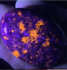 Pierre de paume en cristal de Yooperlite de qualité AAA naturelle pour le Reiki et la guérison, pierre de poche pour l'anxiété et le soulagement du stress - Product Image 2