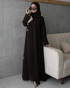 Abaya longue en satin de luxe sur mesure en gros, vêtements islamiques de haute qualité inspirés de Dubaï, manches longues, anti-rides, faits à la main - Product Image 3