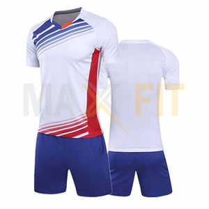 Logo personnalisé de Football, impression par Sublimation, uniforme de Football à la mode pour hommes par MAXFIT entreprises - Product Image 3