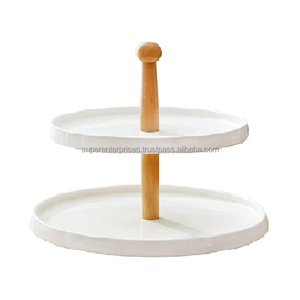 Support à gâteau à la mode avec finition personnalisée à trois étages et design disponible Support à gâteau en métal de taille multiple - Product Image 3