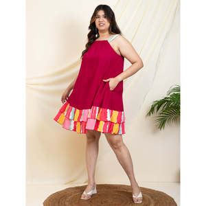 Deebaco Robe mini trapèze magenta à col licou pour femme grande taille avec ourlet à volants rayés, style décontracté d'été, sans manches - Product Image 3