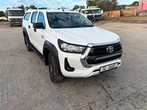 รถกระบะมือสอง ปี 2022 รุ่น Hilux 2.4 GT-S แบบดับเบิ้ลแค็บ ขับเคลื่อน 4 ล้อ เกียร์ธรรมดา ล้อแม็ก R18 เครื่องยนต์ดีเซลเทอร์โบ พวงมาลัยซ้าย หลังคาผ้าสีขาว สำหรับใช้งานอเนกประสงค์ - Product Image 3