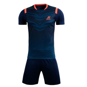 Uniforme de Fútbol Personalizado de Primera Calidad, Ropa Deportiva, Uniforme de Fútbol de Venta Caliente Hecho en Pakistán - Product Image 1