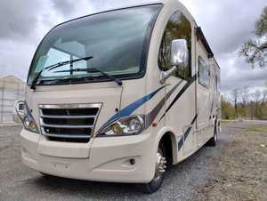 Autocaravana de Lujo Thor Motor Axis 25.4 de 2017 Usada y Económica, Euro 5, para 4-6 Personas, Blanca, para Acampar, con Volante a la Izquierda y Asientos de Cuero - Product Image 4