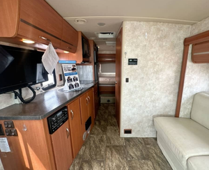 Moderno, impecable, usado, 2024, Thor Vegas-241, RV, autocaravana, disponible - Product Image 3