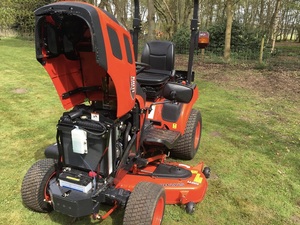 Tracteur tondeuse à gazon Kioti HST à plateau central 2024 CS2610, moteur 125cc 4 temps, poignée télescopique, alimentation électrique, bac à herbe industriel - Product Image 4