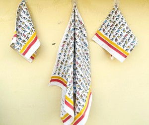 Toalla de playa de algodón orgánico certificada, toallas de gofres con estampado de animales de bloque de mano, juego de toallas de baño o piscina de algodón orgánico - Product Image 1