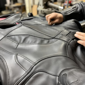 Traje de motocicleta personalizado asequible | Cuero de alta calidad | Edición de valor con opciones a medida - Product Image 6