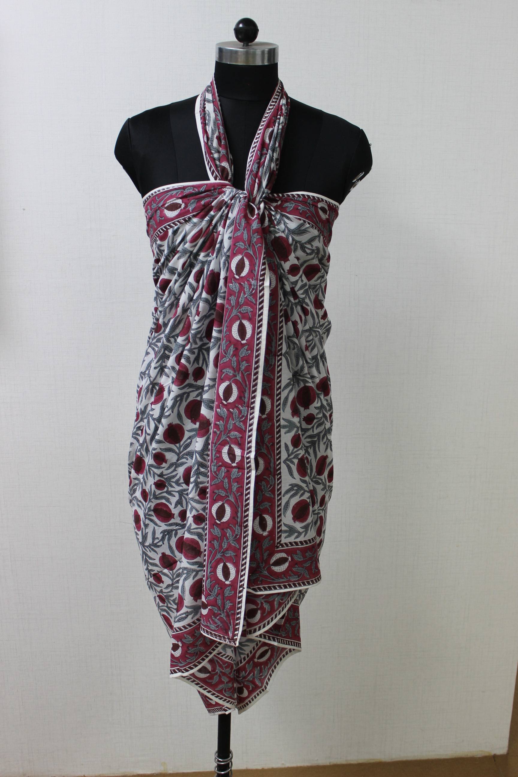 สีแดง sangaria