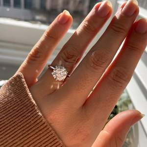 Anillo de diamante de propuesta de solitario de oro blanco de 14K para mujer, anillo de compromiso de diamante cultivado en laboratorio de corte redondo de 7,3mm, regalos de boda - Product Image 3