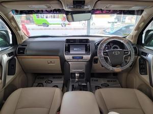 โตโยต้า แลนด์ ครุยเซอร์ TX.L รุ่นฉลองครบรอบ 70 ปี ปี 2022 สภาพดี มือสอง - Product Image 5