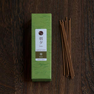Varillas de Incienso Tradicionales de Ciprés Hinoki 20g - Product Image 2