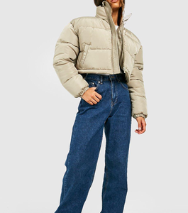 2024 nouvelle veste matelassée matelassée pour femmes à la mode hiver chaleur haut court avec doublure en Nylon veste bouffante en gros - Product Image 4