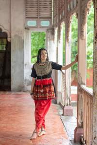 Colección tribal Khadi con bordado pesado Kedia y fabricante de pantalones de tulipán de Surat a la tarifa más baja - Product Image 6