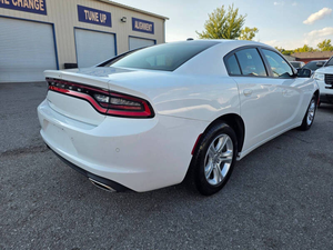 Sedán Deportivo de Gasolina de Alto Rendimiento 2024, Automático, 5 Plazas, Asientos de Cuero, Cámara Trasera, Techo Corredizo, Interior Premium, Motor Potente - Product Image 4